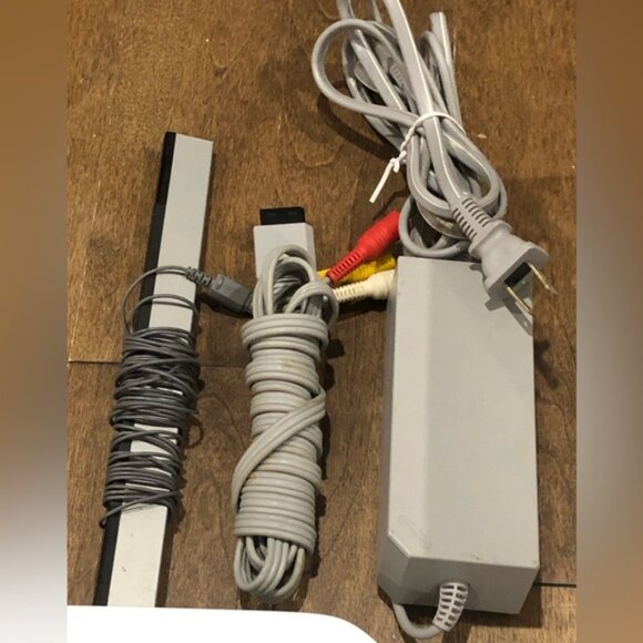 Nintendo Wii RVL-001 Gamecube comp. with blaster Chicken blaster game 2 contr. - Picture 4 of 9